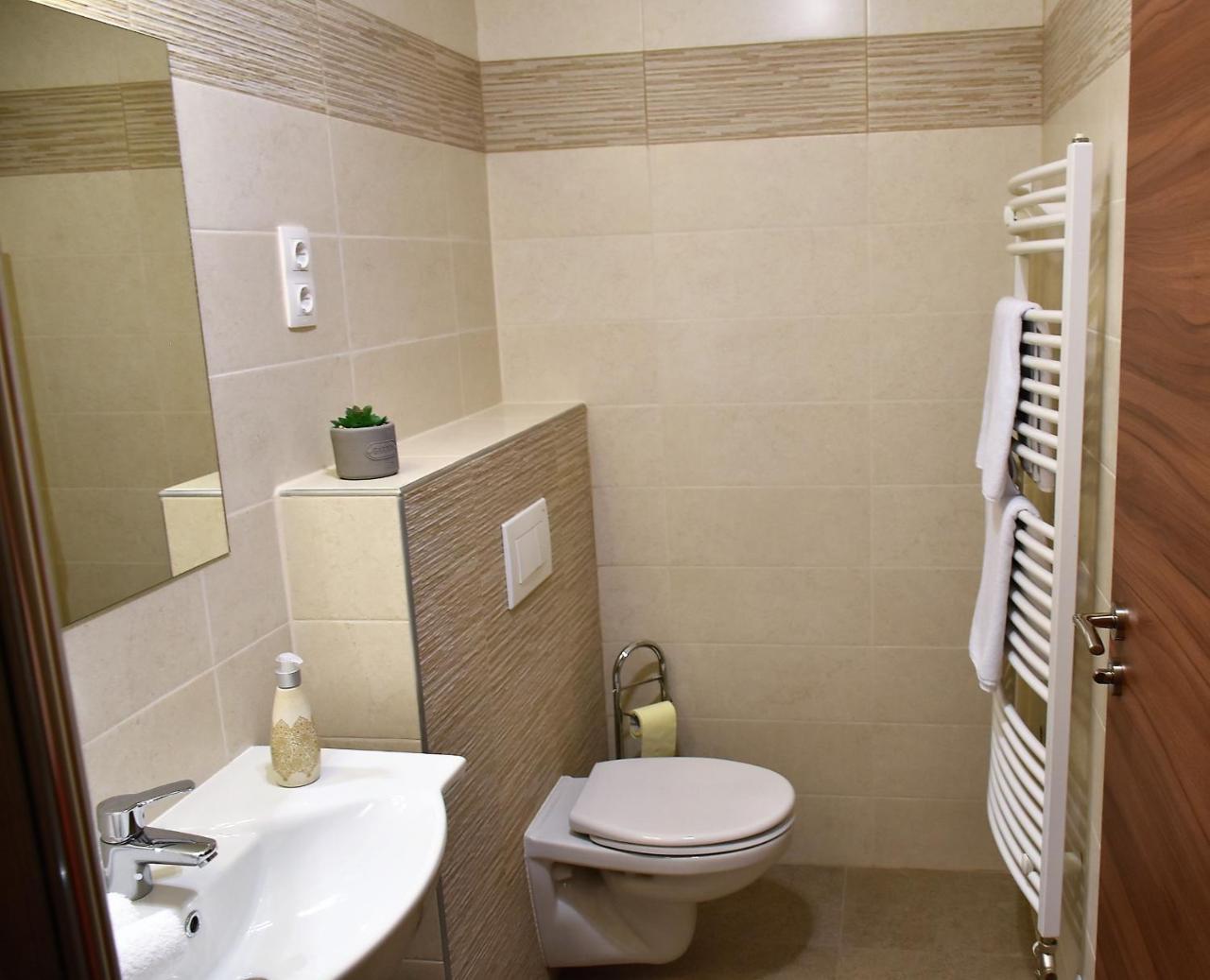 La Mia Casa Vendeghaz Hotel คาโปชวาร์ ภายนอก รูปภาพ
